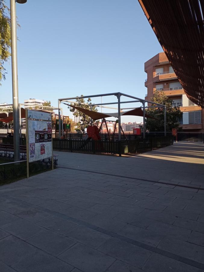 Ahllenrock Como Un Hotel, Pero Solo Para Ti Cornellà de Llobregat Dış mekan fotoğraf